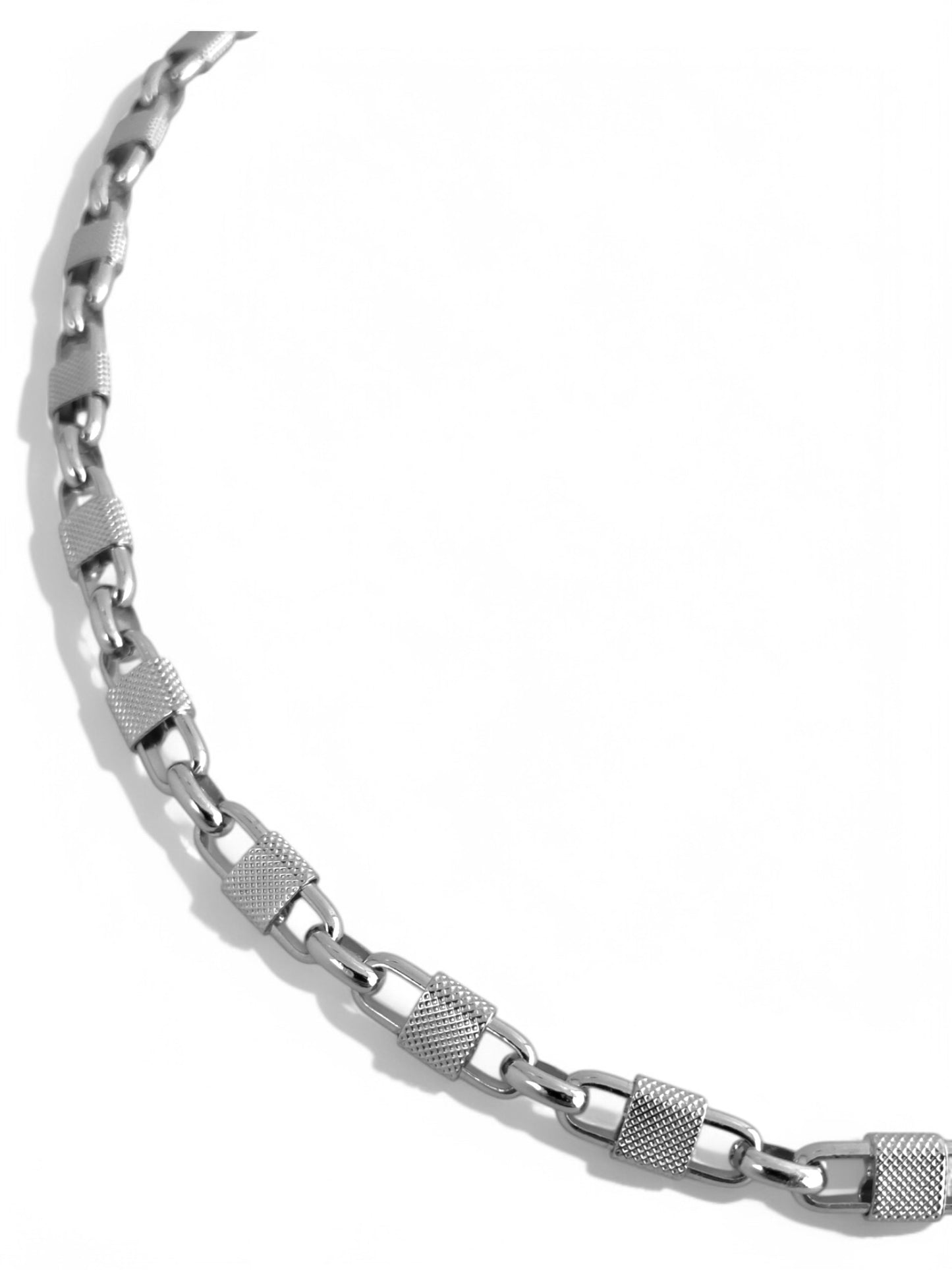 SPARROW unisex layering necklace, simple stackable chain, minimalist jewelry, everyday wear, trendy, classic style, versatile accessory, layering necklace for men & women