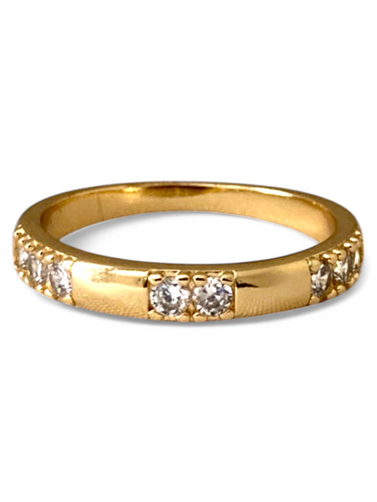 SPARROW women's stackable ring with 5 CZ stones in a row, perfect for layering. Minimalist jewelry, dainty and trendy, ideal for everyday wear or as a statement piece