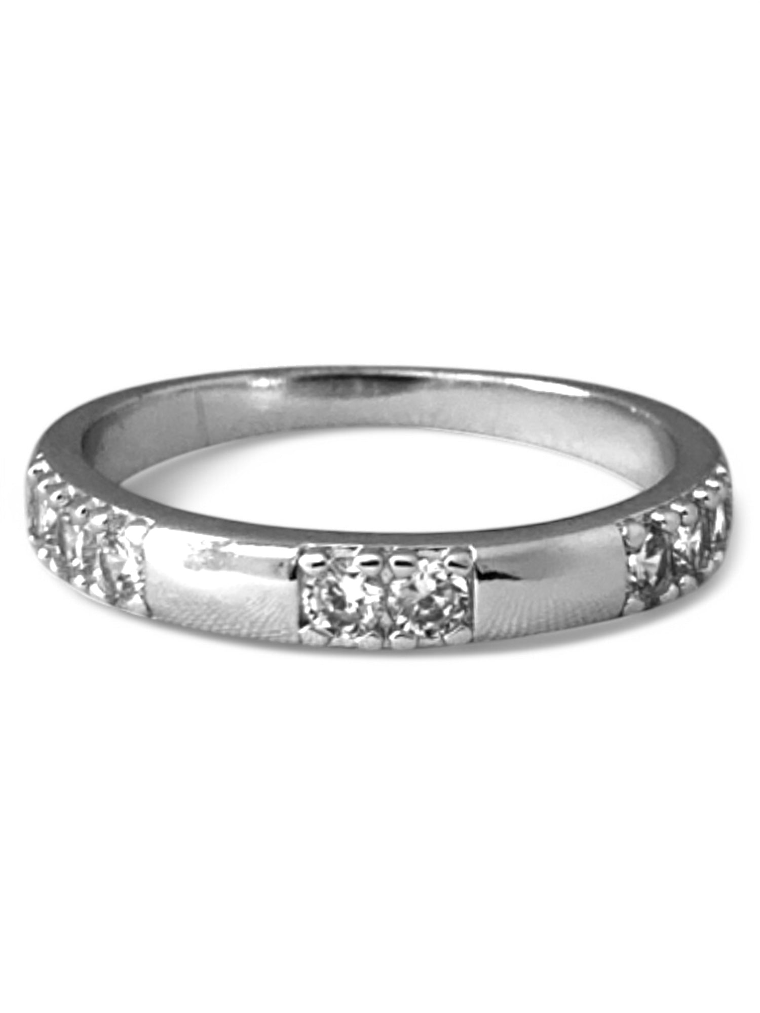 SPARROW women's stackable ring with 5 CZ stones in a row, perfect for layering. Minimalist jewelry, dainty and trendy, ideal for everyday wear or as a statement piece