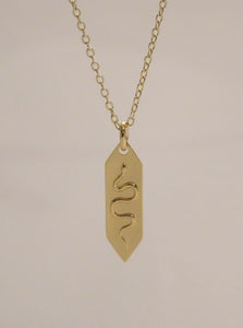 snake necklace, snake necklace gold, snake necklace men, snake necklace layering, snake jewelry, snake jewelry aesthetic, snake jewelry silver, snake jewelry gold, serpent jewelry necklaces, laying necklaces men, gold laying necklaces