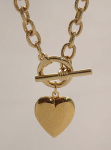 Vanessa mooney heart locket, Vanessa mooney heart necklace, Vanessa mooney toggle necklace, toggle necklace, heart toggle necklace, necklaces for girlfriend, gold heart locket, necklaces for her, gold heart locket necklace