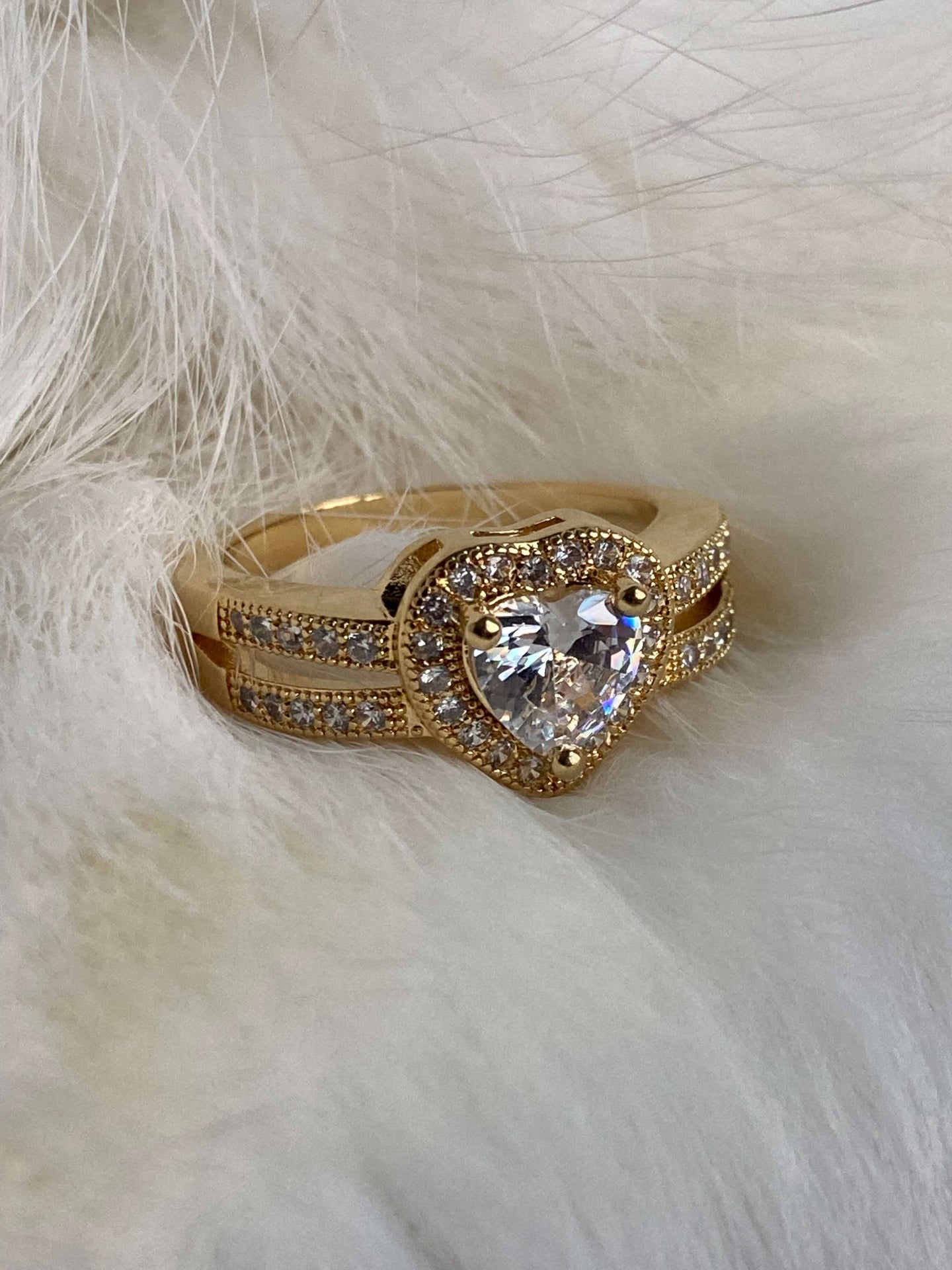 heart jewelry, heart ring, heart ring gold, heart ring gold jewelry, heart shaped gold ring, heart shaped gold ring, gold heart ring with diamond, stacking rings gold, layering rings gold, Vanessa Mooney MOLLY HEART RING, Vanessa Mooney heart ring