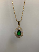 Load image into Gallery viewer, emerald pendant, emerald pendant necklace, emerald pendant simple, emerald pendant vintage, emerald pendant gold, emerald necklace, emerald necklace simple emerald necklace gold, emerald necklace vintage, emerald gold necklace
