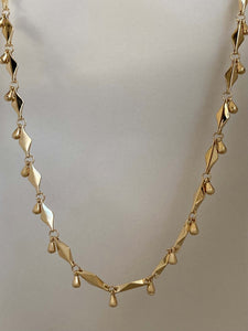 Vanessa Mooney KHALEESI CHAIN, layering necklaces, layering necklace gold, layering necklace hack, layering chains, layering chain necklace gold, gold chain necklace, chain necklace women, gold chain, thick gold chain necklace unique chain
