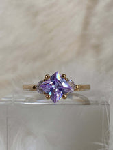 Load image into Gallery viewer, light purple ring, light purple stone ring, light purple amethyst ring, light purple sapphire ring, amethyst ring, amethyst ring vintage, amethyst ring gold, amethyst ring simple, purple amethyst ring gold
