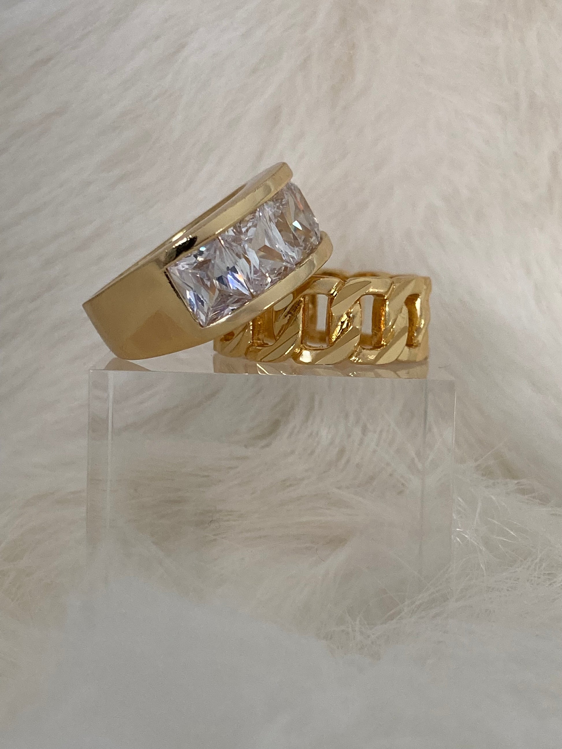 SPARROW unisex chain link ring, bold statement jewelry, trendy fashion ring, minimalist design, stackable ring for men and women, Vanessa Mooney The Chain Link Ring, Child of Wild Jada Link Ring