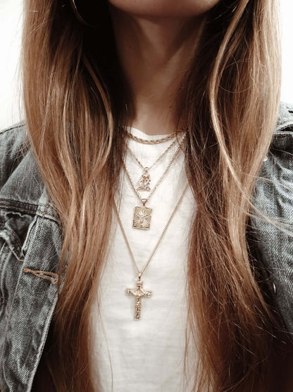 rose necklace, charm necklace, flower necklace, rose pendant necklace, boho necklace, bohemian jewelry, festival jewelry, Coachella necklace, festival necklace, Coachella jewelry, gift for her, Valentine's Day gift, bridesmaid gift