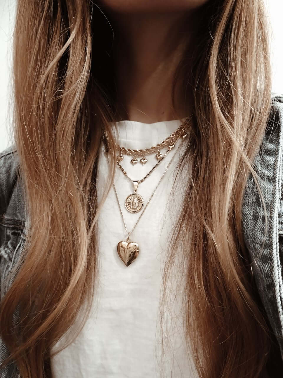 SPARROW gold heart locket necklace, dainty chain with heart locket, minimalist heart jewelry for women, elegant gold necklace, simple heart locket, gift for her